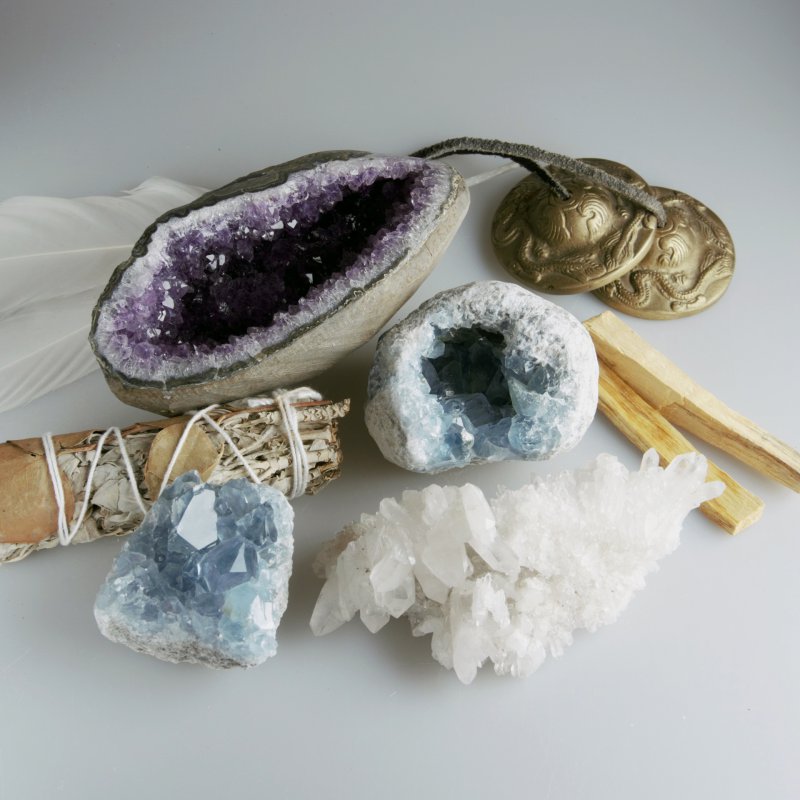 What are druses and geodes for and how are stones recharged