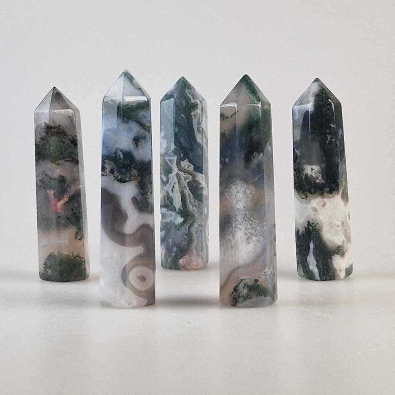 The obelisk in history and in crystal therapy