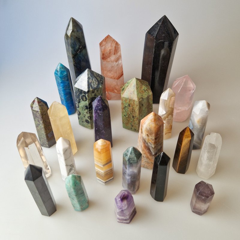 The magic of crystal towers: benefits and uses at home