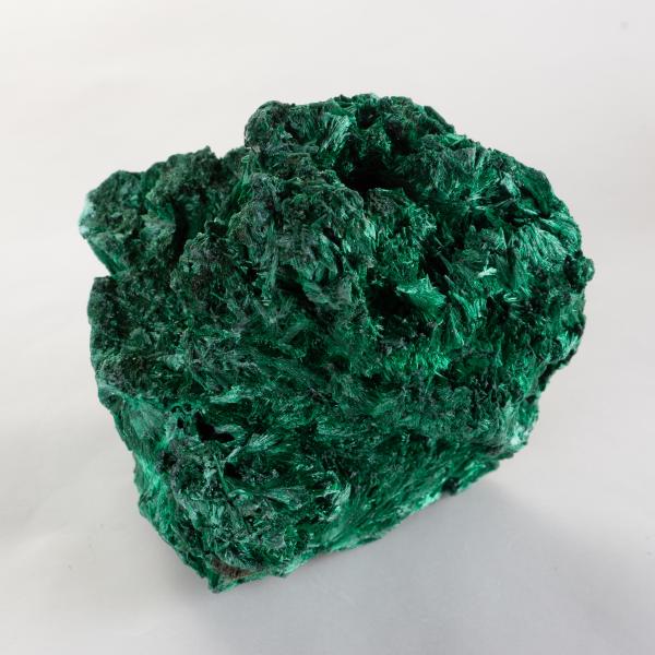 Fibrous (Velvet)  Malachite, Africa | 8,4X7,7X5,4 cm 0,360 kg