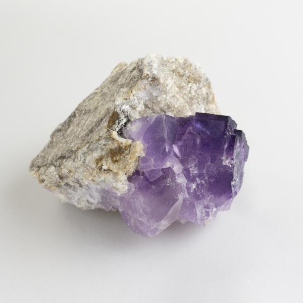Purple Fluorite, Zogno (Italy) | 6X5,3X4,7 cm 0,148 kg