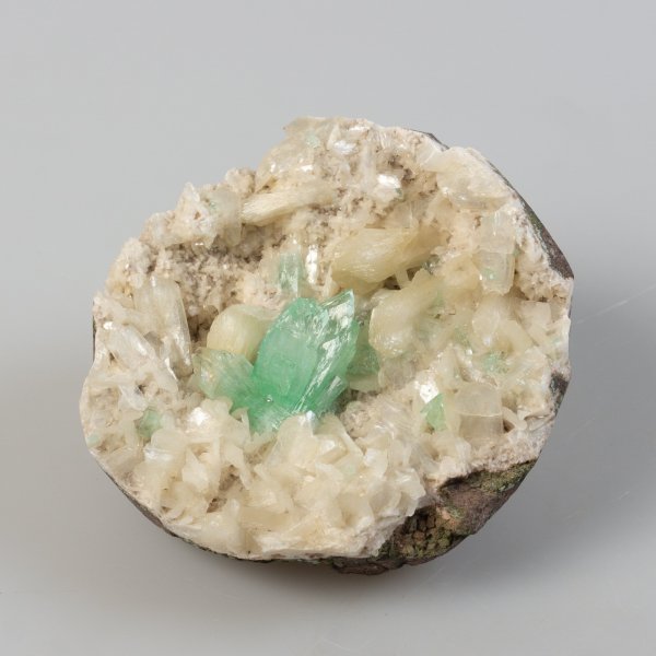 Green Apophyllite and Stilbite, India | 10,1 x 9,4 x 6,3 cm, 0,487 kg
