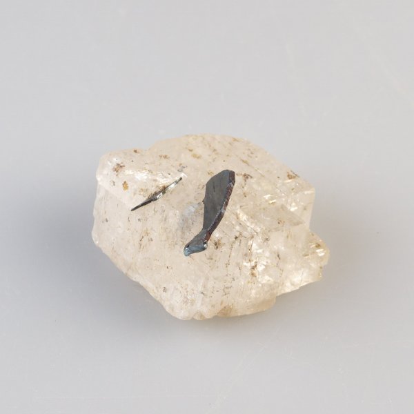 Hematite and Calcite | 3 x 2,4 x 2 cm, 25 gr