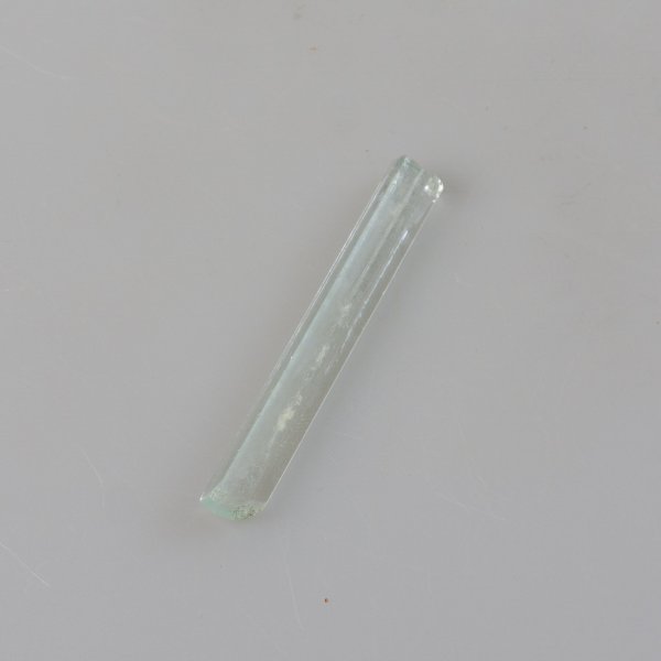 Crystal of Aquamarine | 4,5 x 0,5 x 0,6 cm