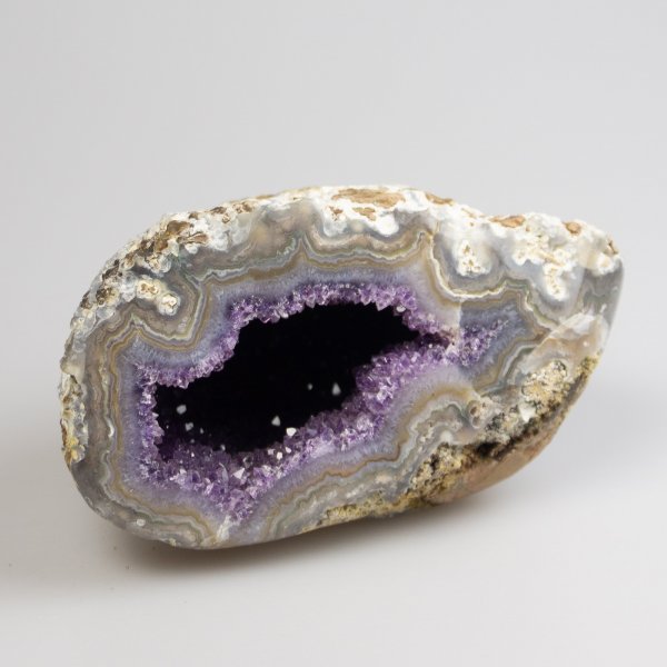 Amethyst and Agate Geode | 14 x 10 x 8 cm, 1,086 kg