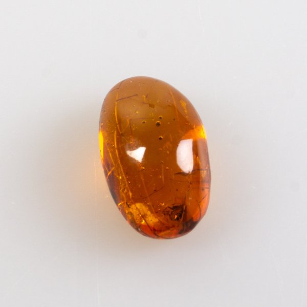 Amber with insect fossil | 1,8 x 1,1 x 0,7 cm, 1,09 g