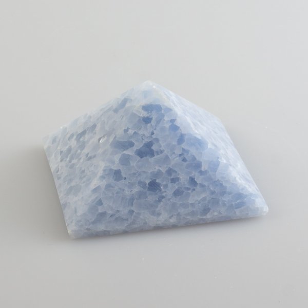 Blue Calcite Pyramid | 6,7x6,7x3,8 cm 0,195 kg