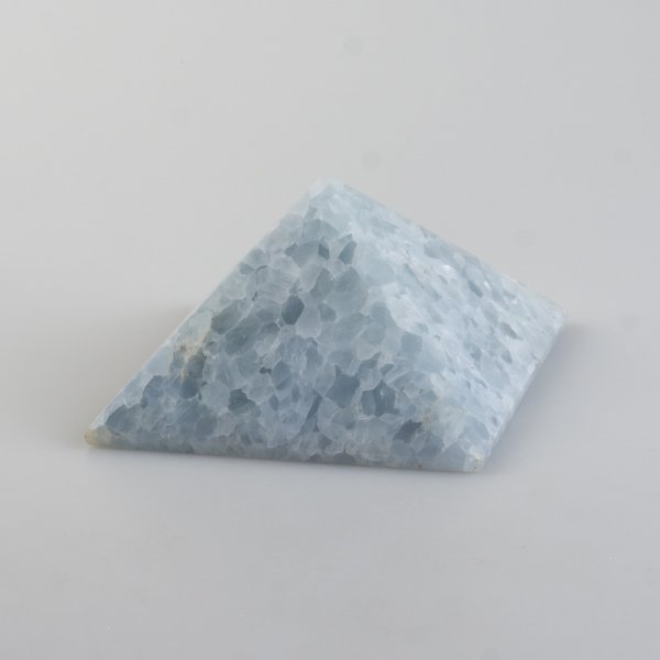 Blue Calcite Pyramid | 8,7 x 4,5 cm, 0,399 kg