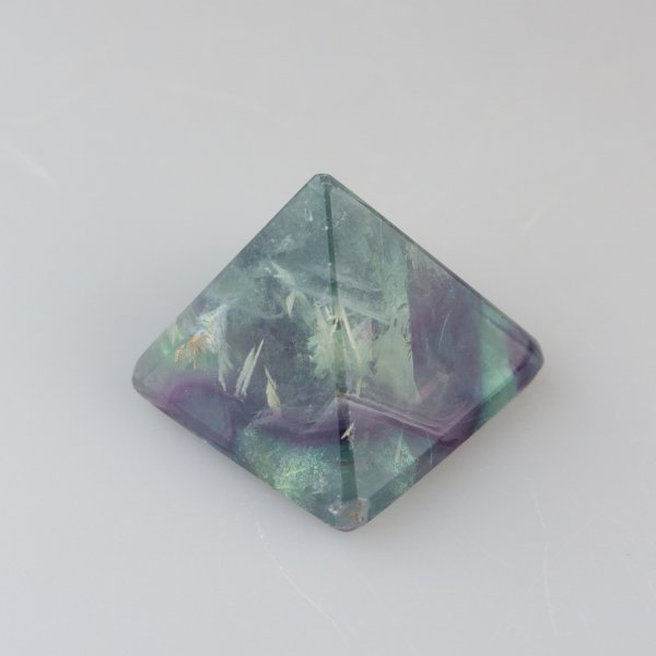 Rainbow Fluorite Pyramid | 2,5 x 2,5 cm