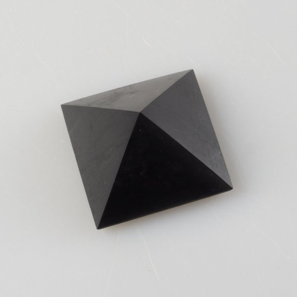 Shungite Pyramid | 3 - 3,5 cm