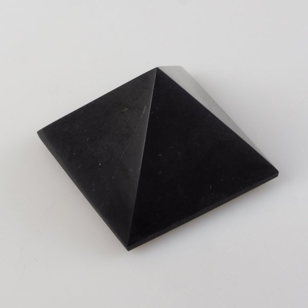 Shungite Pyramid 6 cm