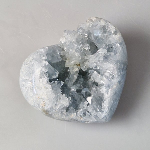 Celestine (Celestite) Geode Heart | 9,3 x 8 x 4,5 cm, 0,550 kg