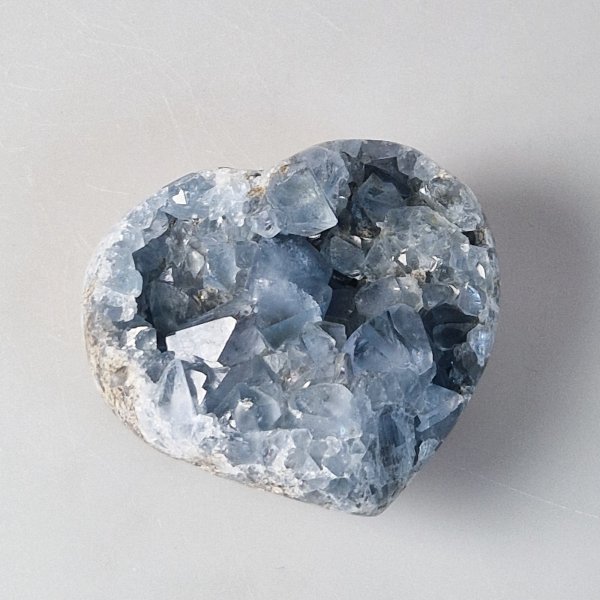 Celestine (Celestite) Geode Heart | 8,3 x 7,5 x 4,5 cm, 0,494 kg