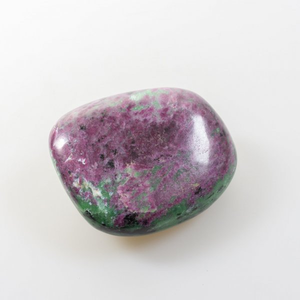 Palmstone Zoisite with Ruby | 8 x 6,3 x 3,8 cm, 0,410 kg