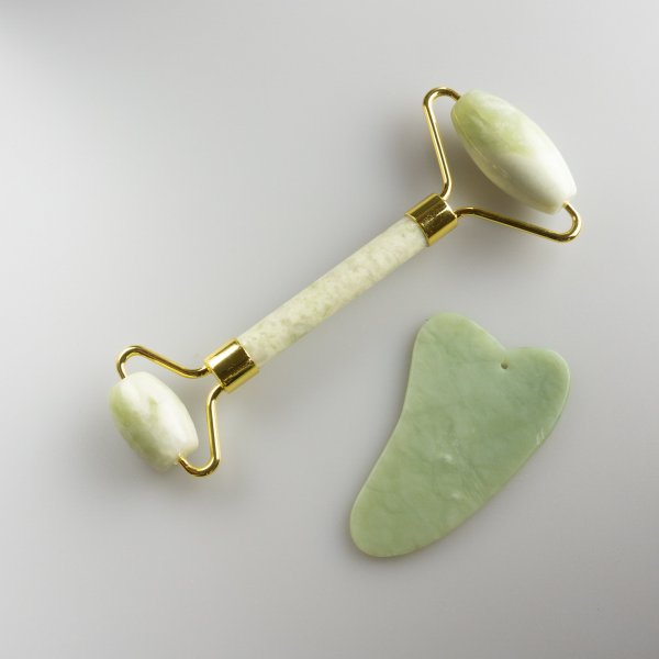Jadeite face roller and Gua Sha - gift box