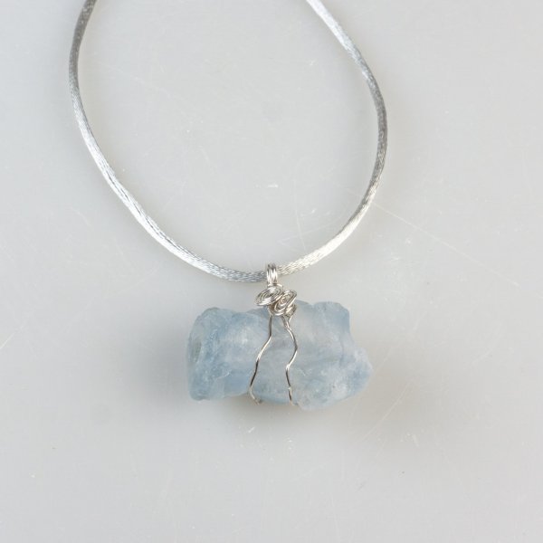 Necklace with Celestine | stone 3,5 x 2 cm, cord 70 cm