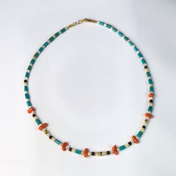 Necklace with pearls, turquoise, red coral, faceted onyx and gilt silver | lenght 41-42 cm, stones 3-8 mm