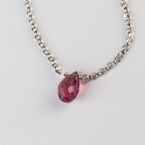 Pendant in Pink tourmaline | stone 1 cm, chain 40 cm