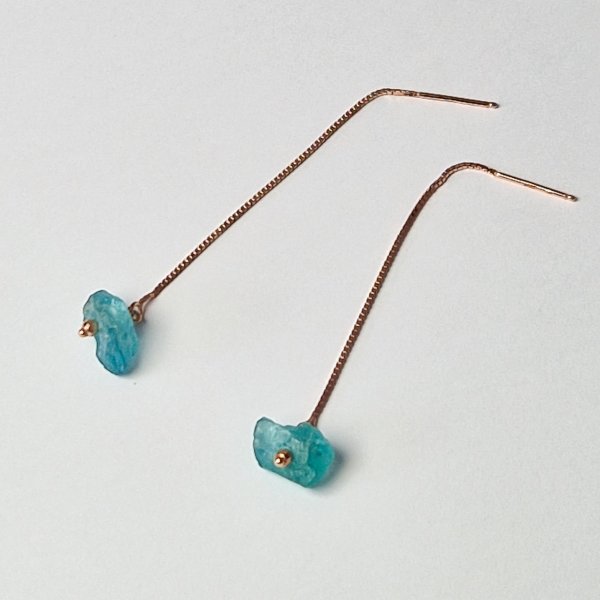 Chain drop earrings with raw Apatite