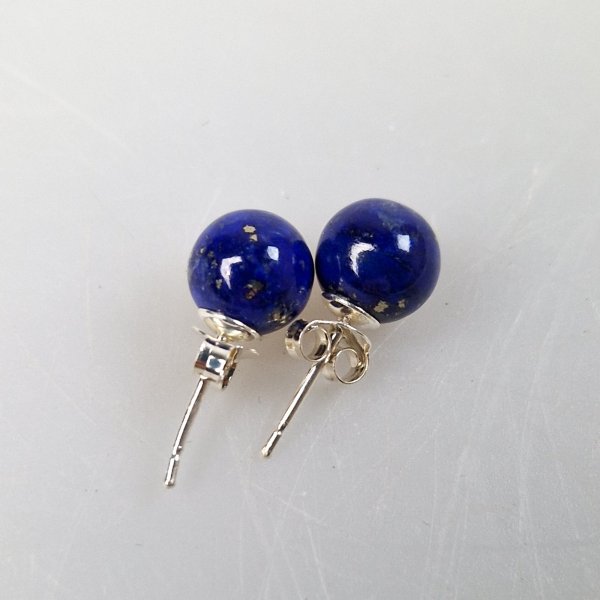 Lobe Earrings in Lapis Lazuli and Silver