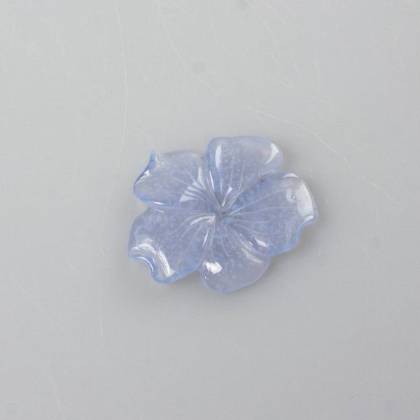 Chalcedony flower, pierced stone | stone 30x25x2 mm, hole 1 mm