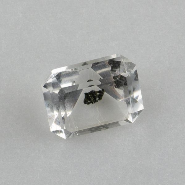 Faceted Gemstone, quartz with inclusion 11x13x8 mm 7,15 ct