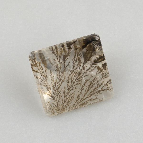 Faceted Gemstone, quartz with dendrite 19,5x20x9,4 mm 26,24 ct