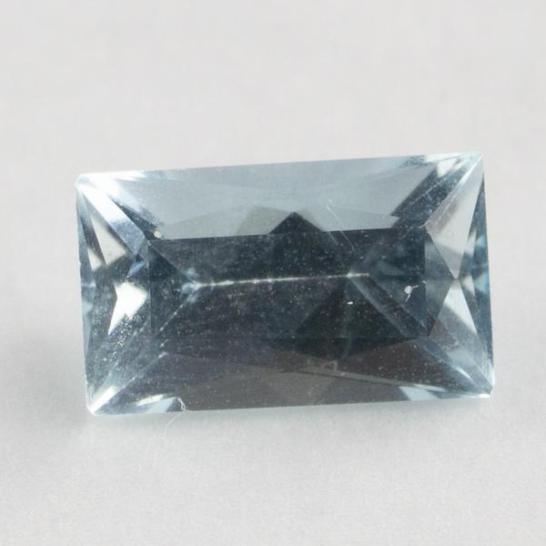 Faceted Gemstone , Topaz 10x6x5 mm 2,1 ct