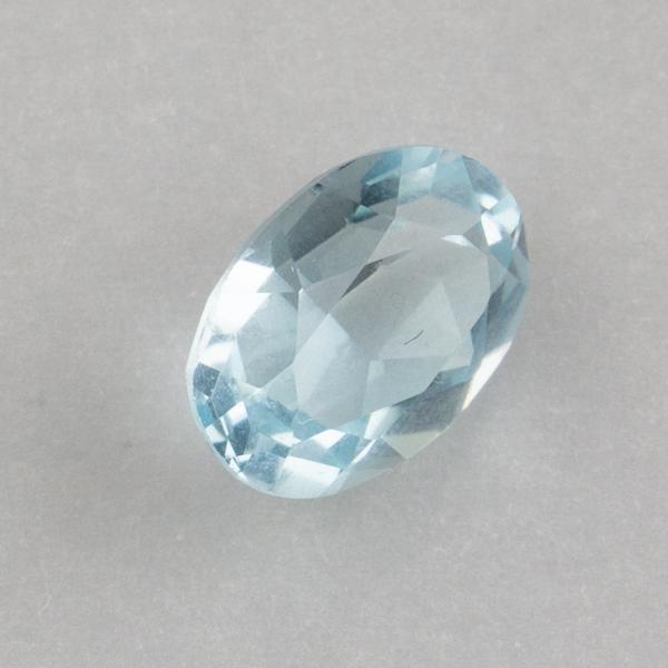 Faceted Gemstone, Oval Cut Topaz 11x8x6 mm 3,85 ct