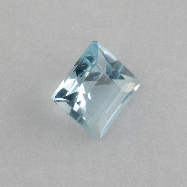 Faceted Gemstone, Lightblue Topaz 7,4x7,7x5,3 mm 2,5 ct