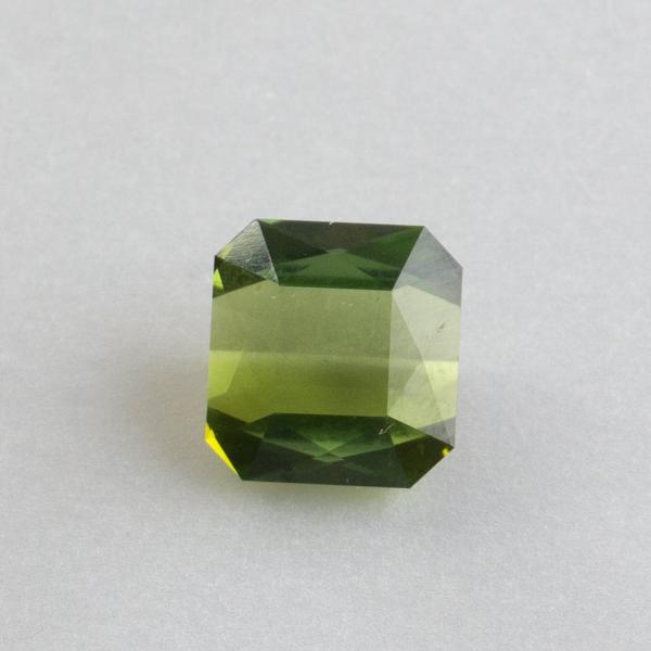 Faceted Gemstone, Green Tourmaline 10x10,5x5,8 mm 5,235 ct