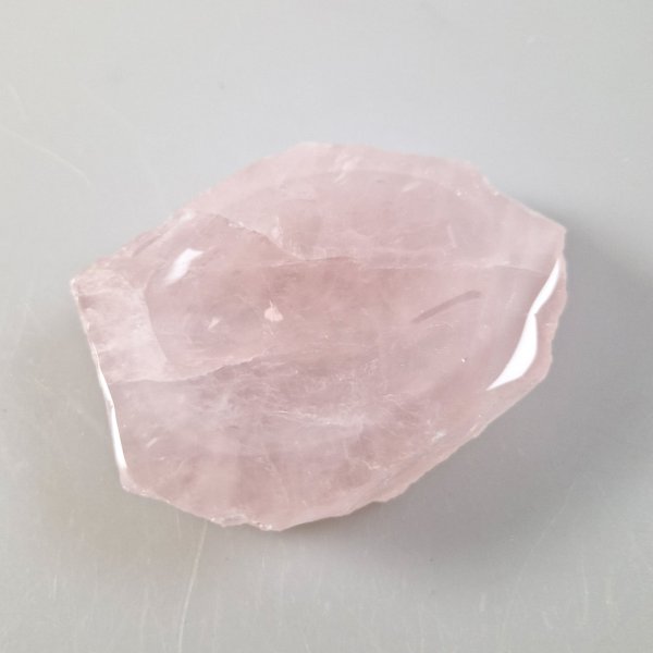 Pocket emptier, Ashtray, Jewelery holder in Pink Quartz | 8,2 x 6,5 x 2,3 cm, 0,216 kg