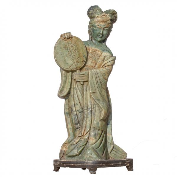 Serpentinite Geisha statue with fan | 40X24X93 cm 54,5 kg