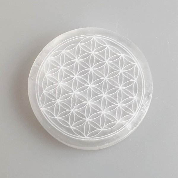 Selenite round plate, Flower of life engraving | 7,8x1,2 cm