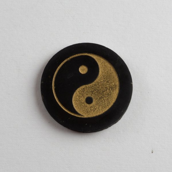 Shungite adhesive plate with Yin & Yang engraving | 3 cm