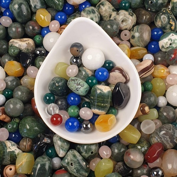 Scoop Crystal Confetti stones with hole